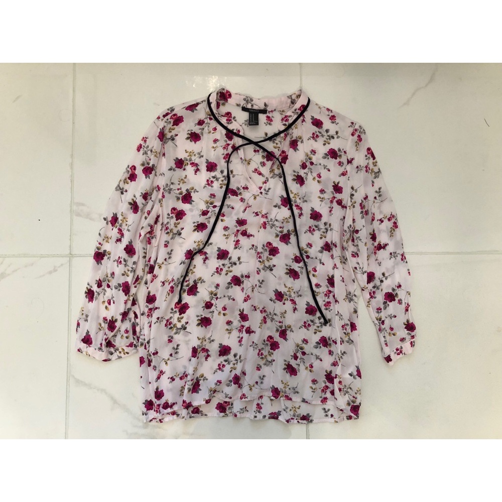Flowy Top with Neck Ties